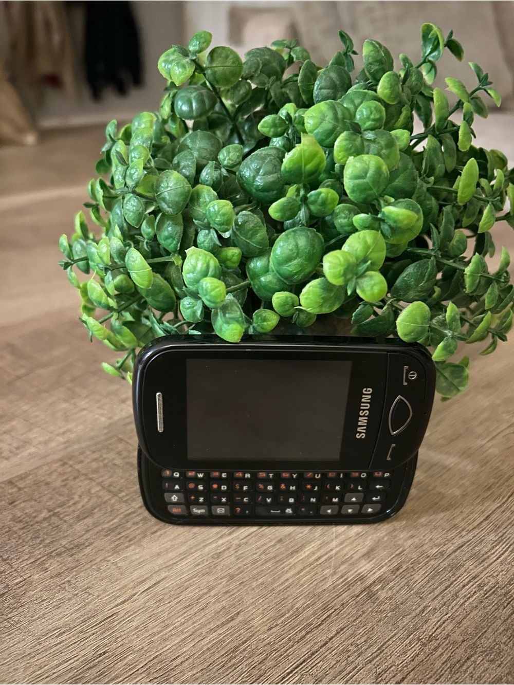 Samsung Black Slide-Out QWERTY Touchscreen Cell Phone - Picture 2 of 4